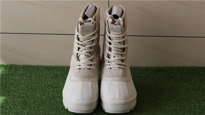 Adidas Yeezy 950 Duck Boost PeyoteTurtle DoveWhite